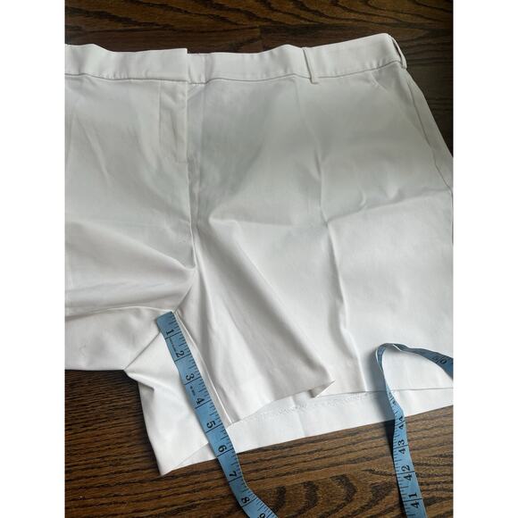 LANE BRYANT Size 24 P Plus Cotton blend White Shorts NWT - Picture 3 of 6